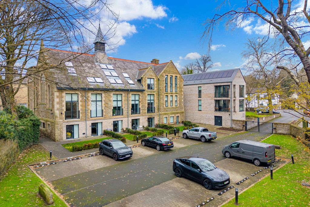 Property photo 1 of 11 Main Photo