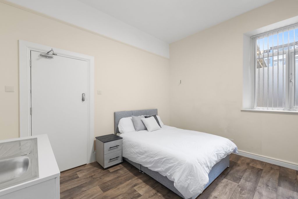 Property photo 3 of 7 0010