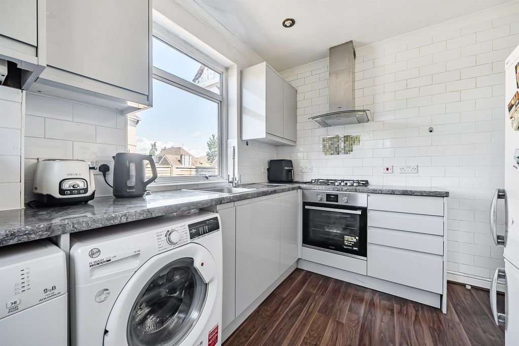 Property photo 2 of 12