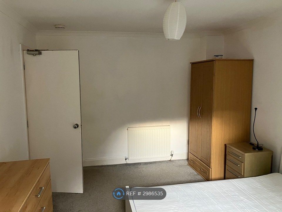 Property photo 2 of 10 Bedroom 1
