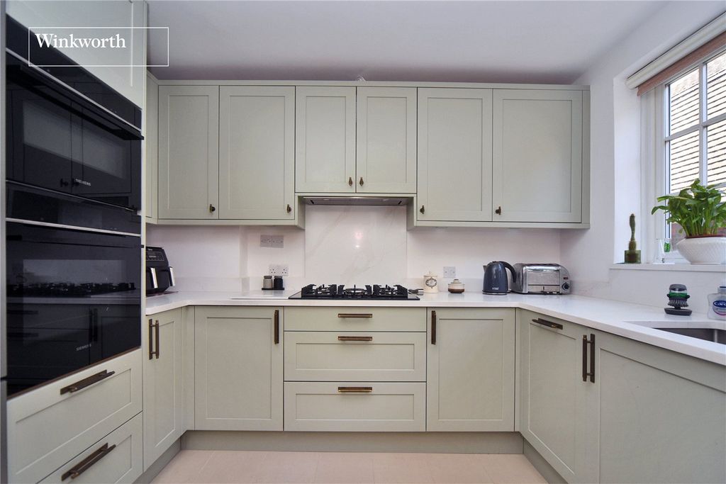Property photo 2 of 16 Picture No. 03