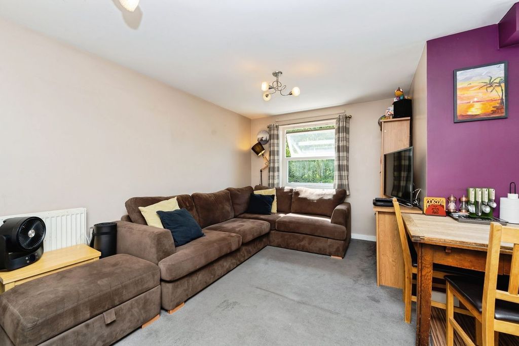 Property photo 3 of 18