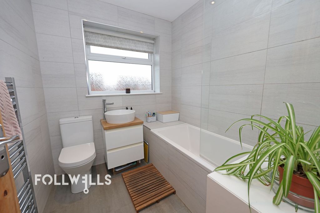 Property photo 3 of 24