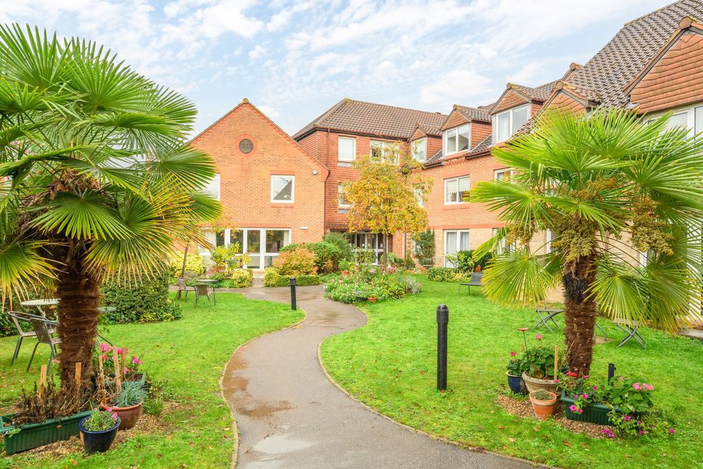 Property photo 1 of 7