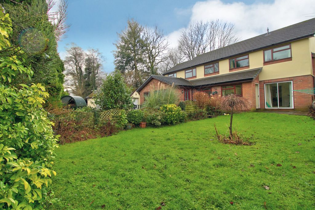 Property photo 3 of 15 2A59785E-2358-47Cb-9721-A42B56B40D69