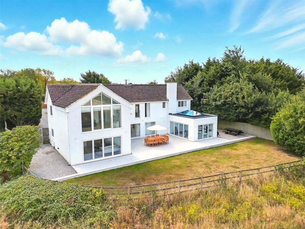 Property photo 1 of 20 Picture No. 01