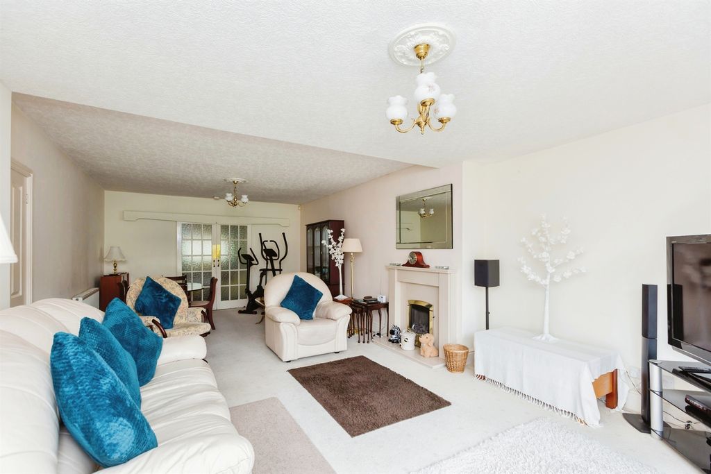 Property photo 2 of 15