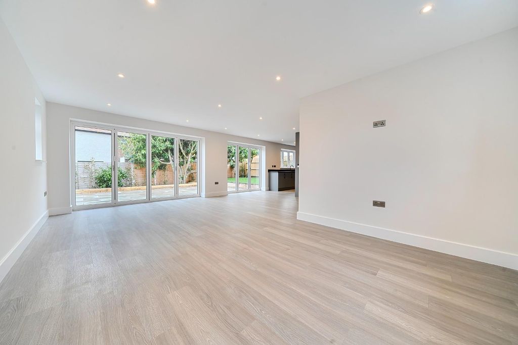 Property photo 3 of 13 Living/Dining