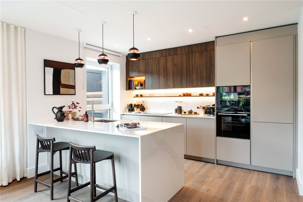 Property photo 3 of 21 Show Home Kitchen