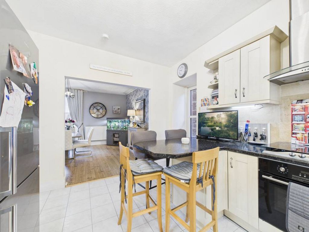 Property photo 1 of 28