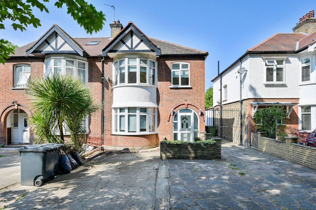 Property photo 2 of 13