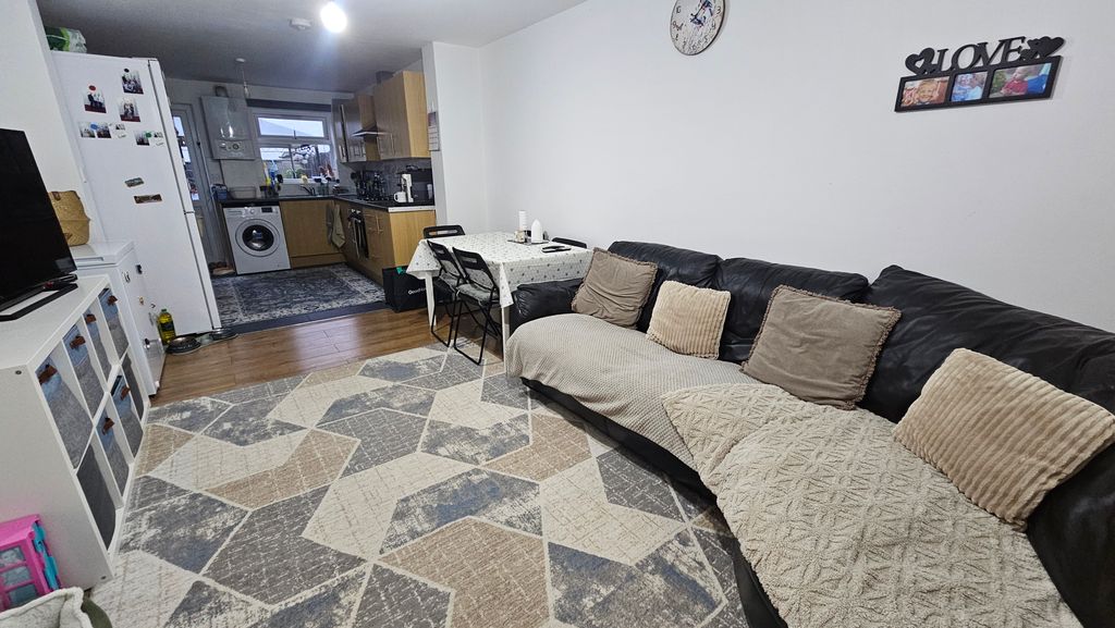 Property photo 2 of 9