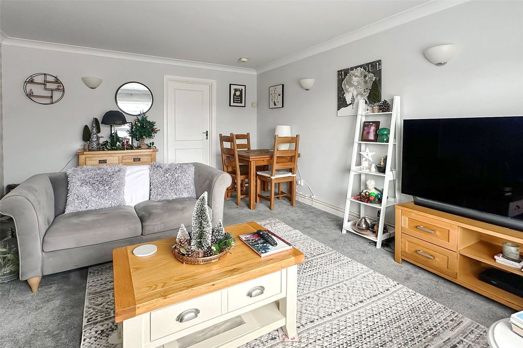 Property photo 3 of 13 Picture No. 12