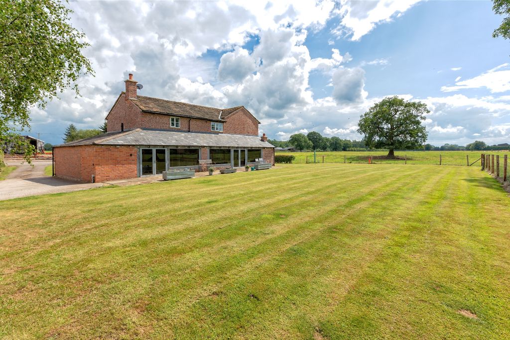 Property photo 3 of 24 Farmhouse Rear