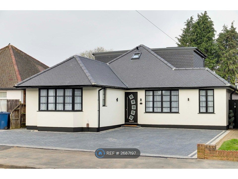 Property photo 3 of 35