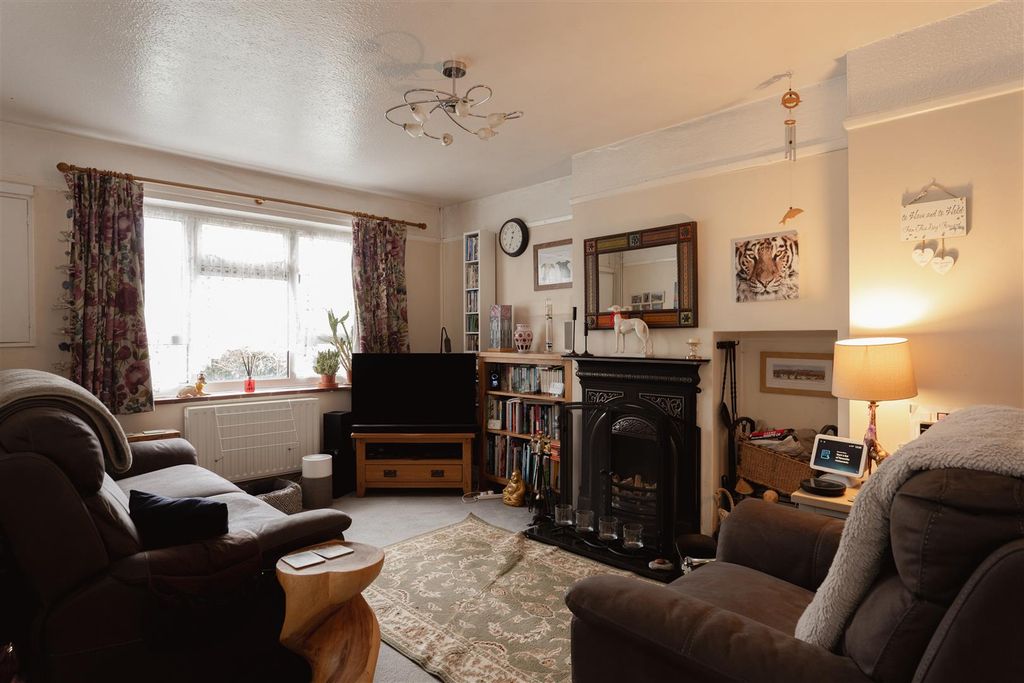 Property photo 3 of 14 2.Jpg