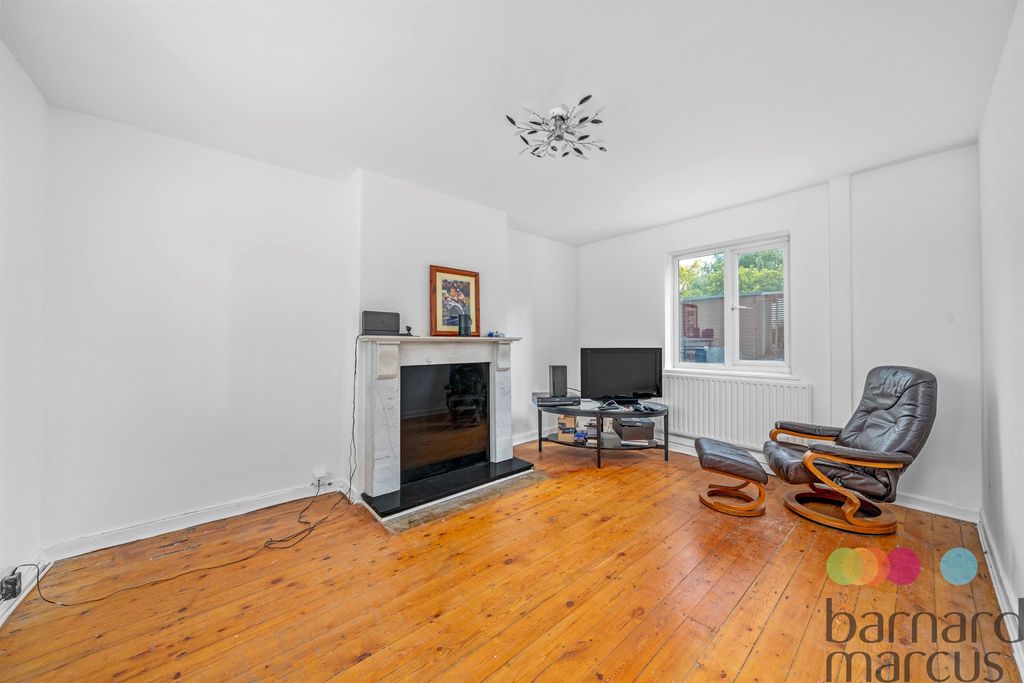 Property photo 2 of 22