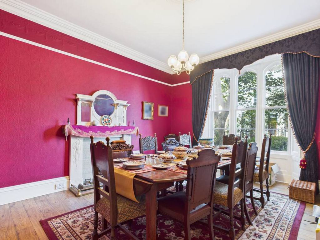 Property photo 2 of 37