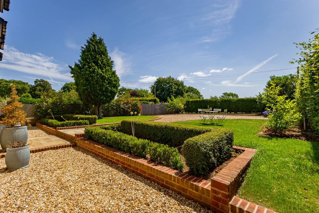 Property photo 3 of 37