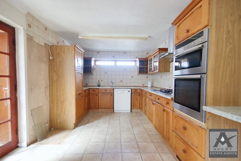 Property photo 2 of 12 Gallery