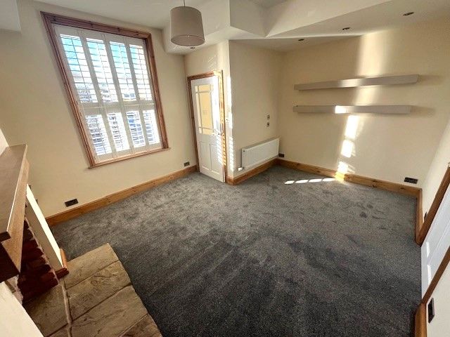 Property photo 2 of 12 3