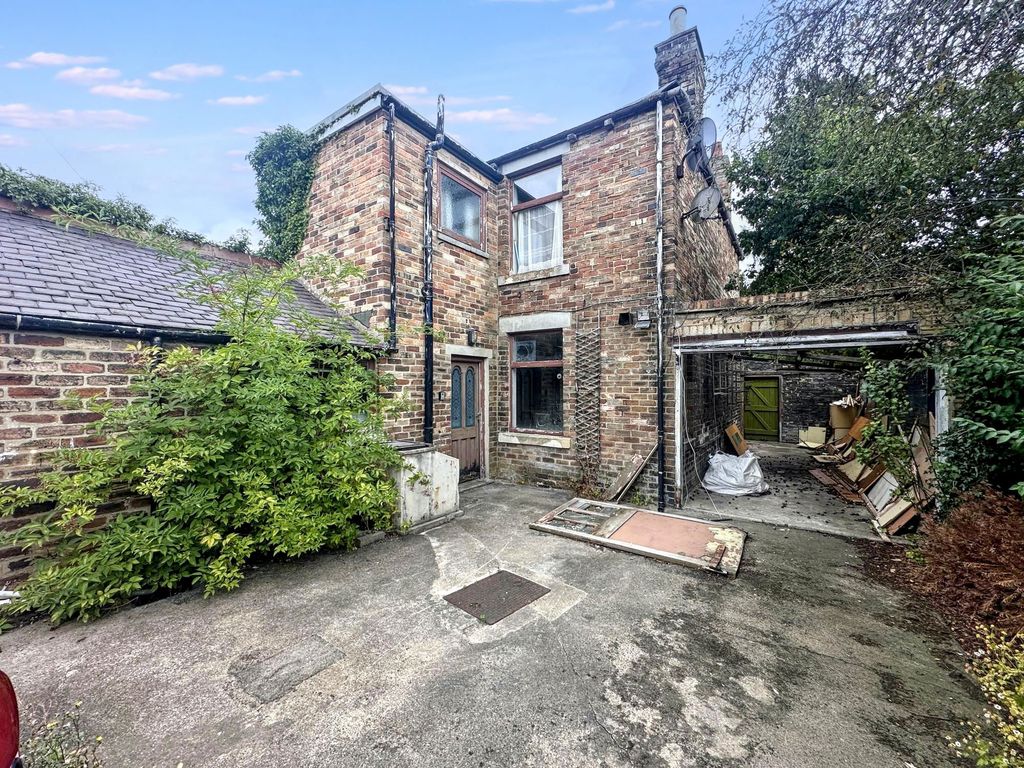 Property photo 2 of 20