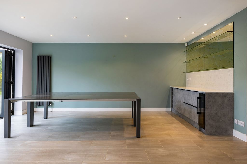 Property photo 3 of 26