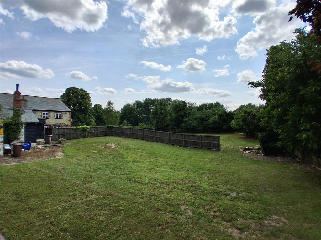 Property photo 3 of 11 Picture No. 13