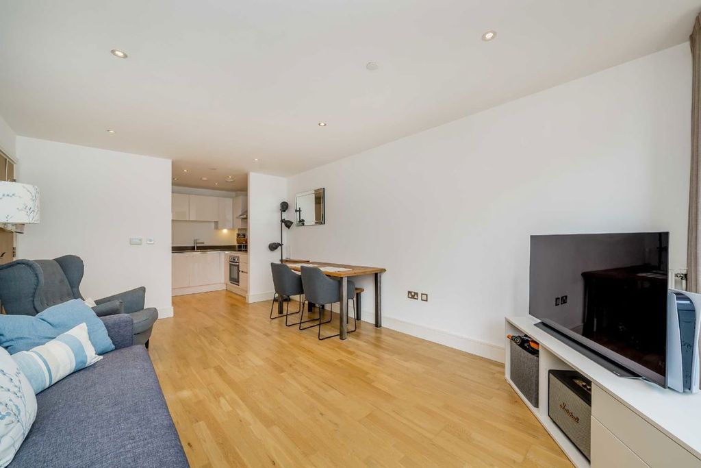 Property photo 1 of 6