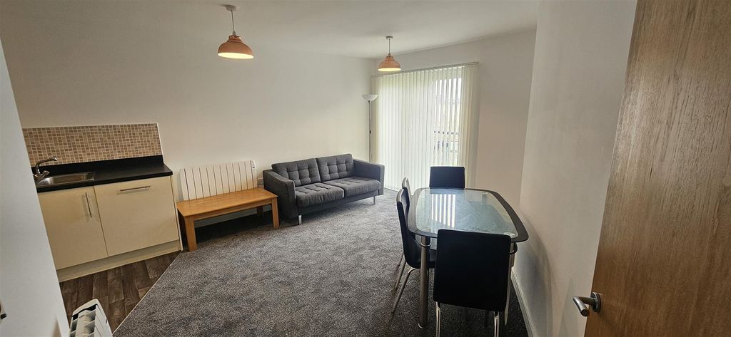 Property photo 3 of 9 Overstone 9.Jpg