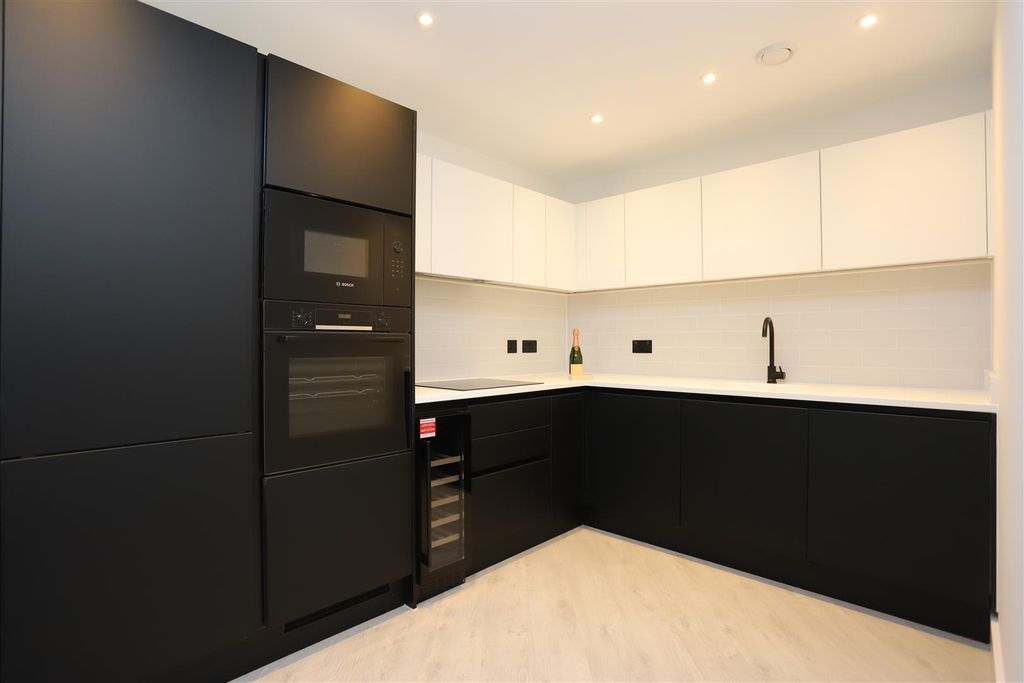 Property photo 2 of 26