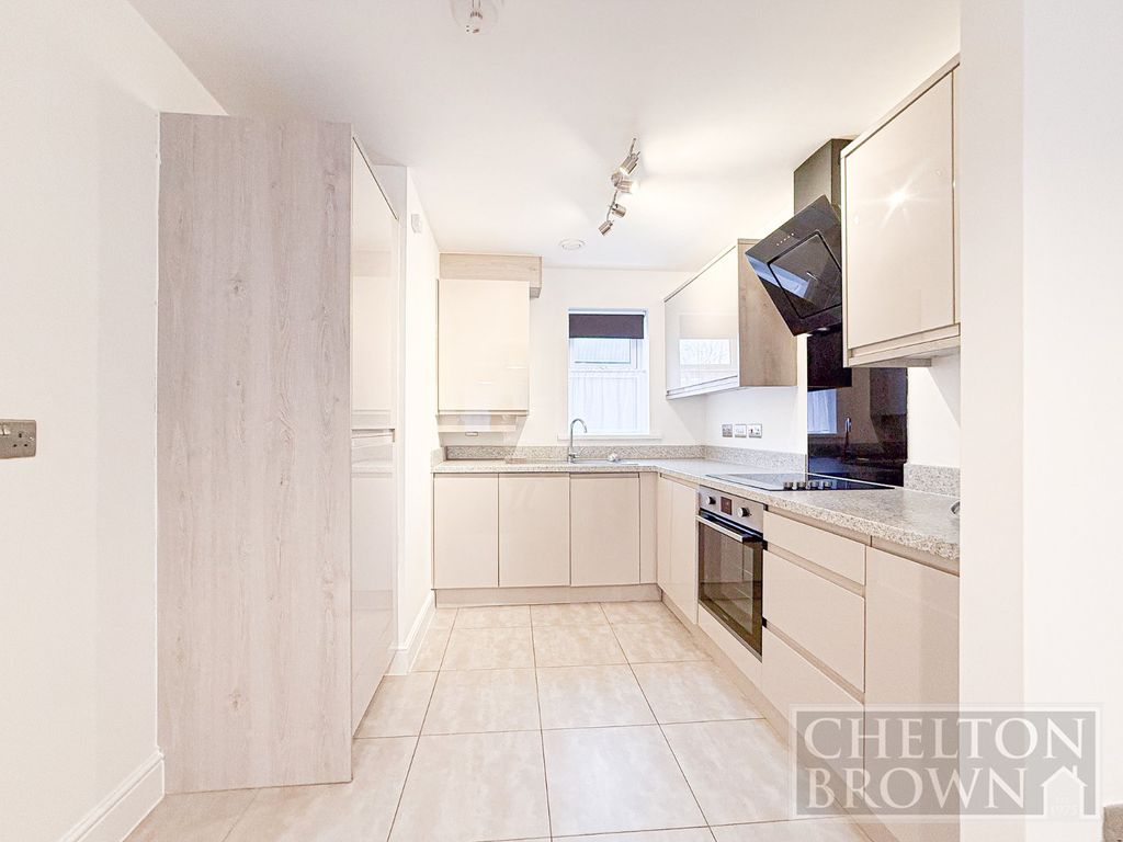 Property photo 2 of 11 Kitchen