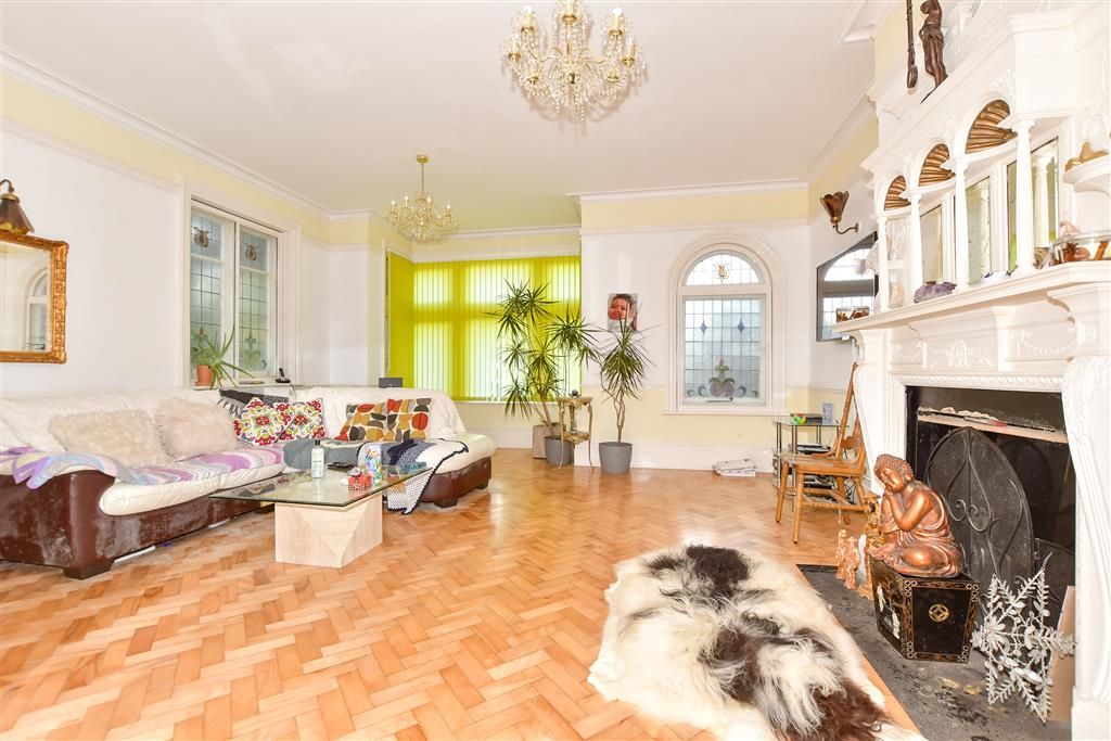 Property photo 1 of 12 Sitting Room