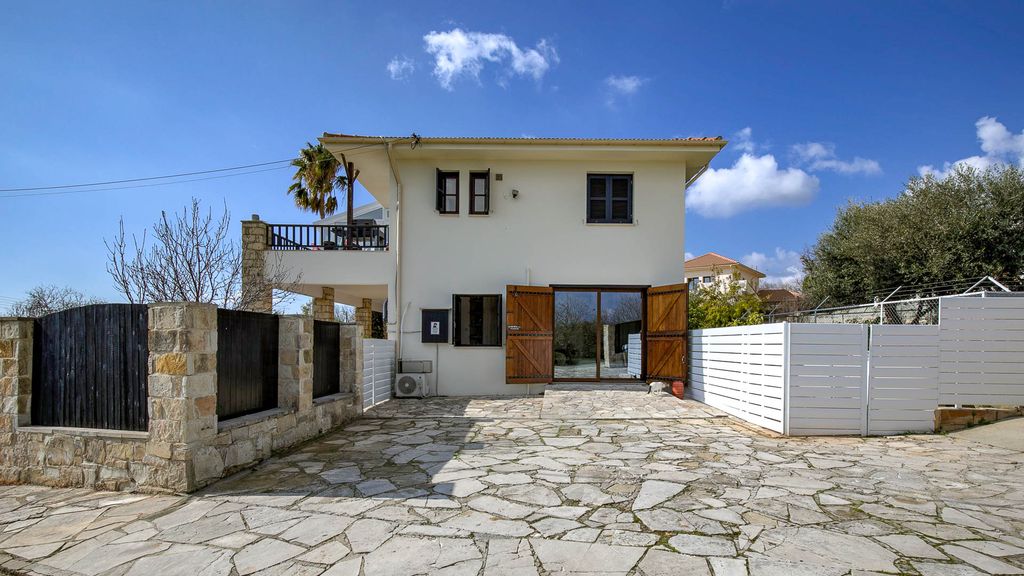 Property photo 2 of 49