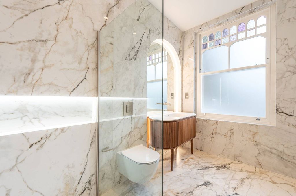 Property photo 2 of 41