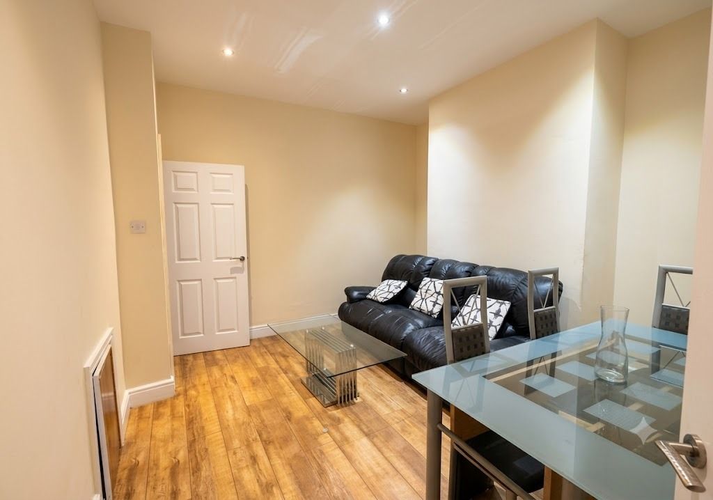 Property photo 2 of 11