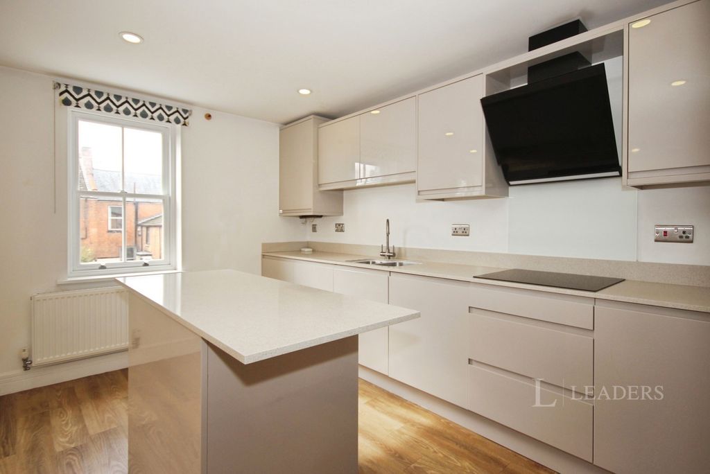 Property photo 2 of 17 Pbox-Img.Jpg