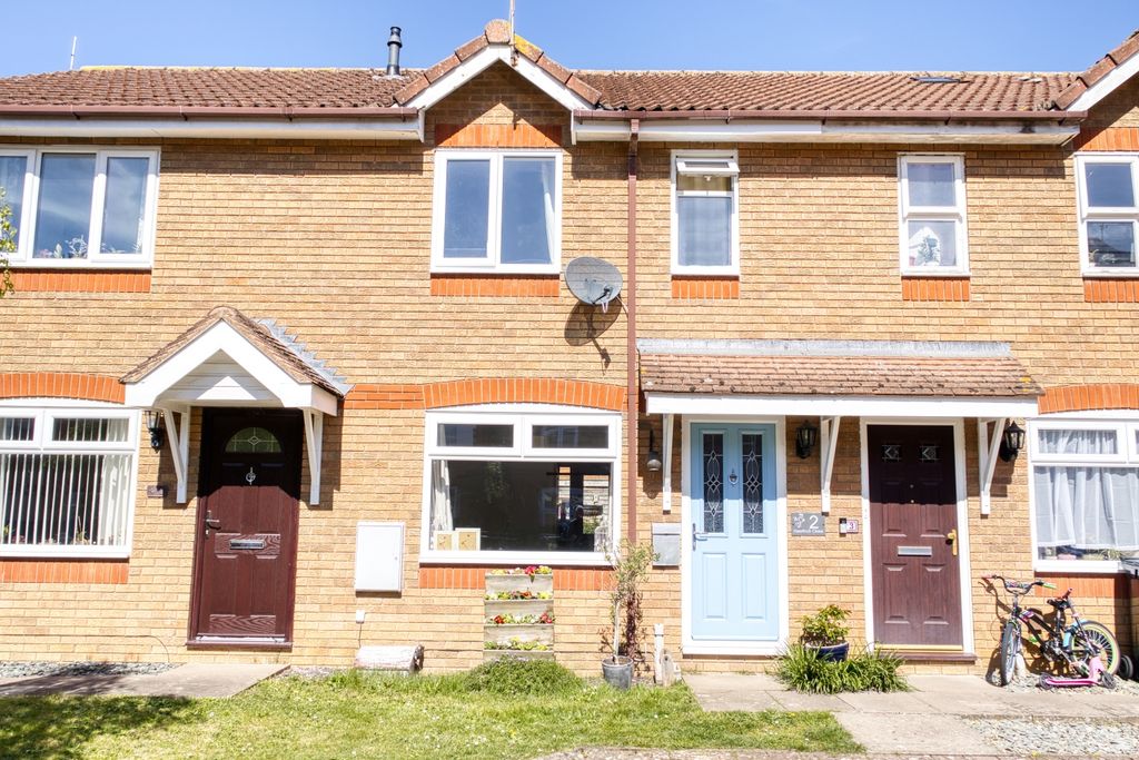 Property photo 1 of 11 Front - Ewemove Swindon South