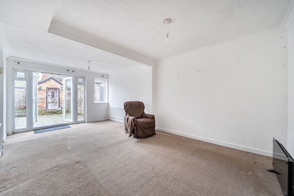 Property photo 2 of 15 1386970-9-6938515...