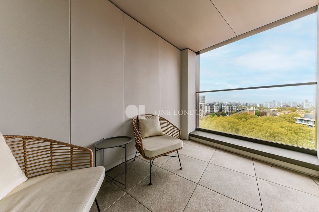 Property photo 2 of 23