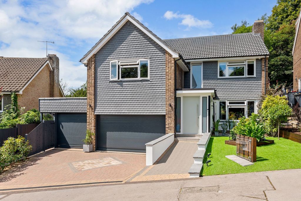 Property photo 1 of 37