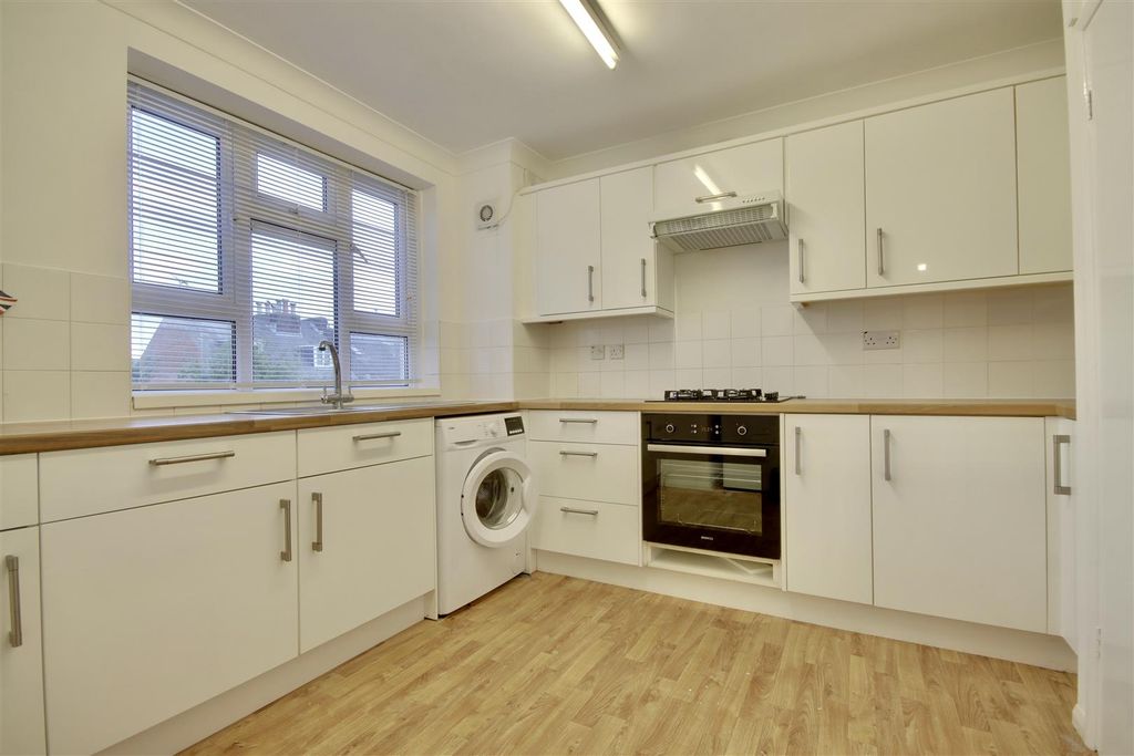 Property photo 1 of 10 9378EE79-91F4-4E3F-Bc1D-Abace9B10Daa_1_201_A.Jpeg