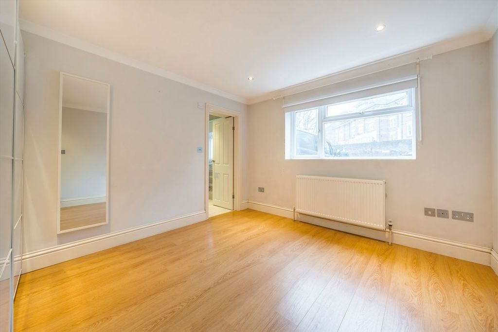 Property photo 3 of 5