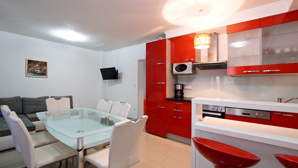 Property photo 1 of 18 1