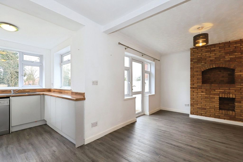 Property photo 3 of 12 Dining Kitchen
