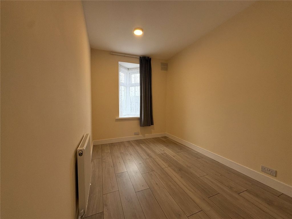 Property photo 3 of 10 Picture No. 05