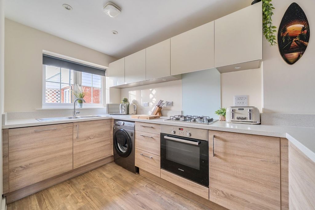 Property photo 3 of 18 1401440-10-696F5200646B2.Jpg