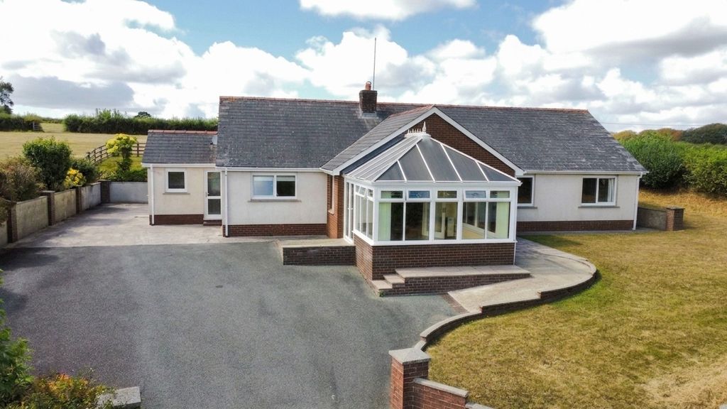 Property photo 1 of 40