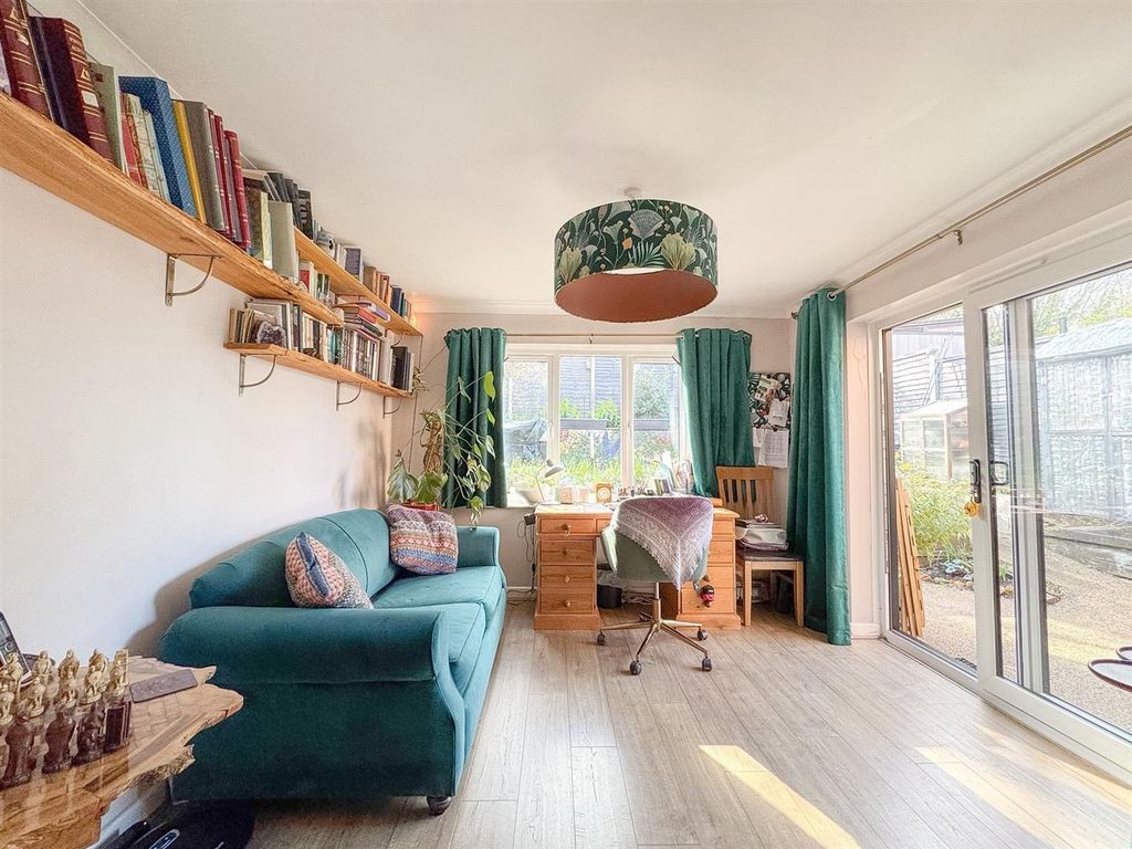 Property photo 2 of 25 Sitting Room