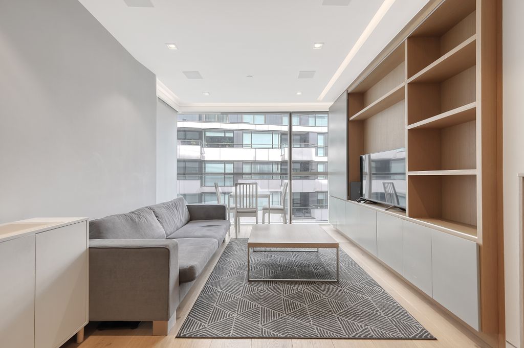 Property photo 2 of 23